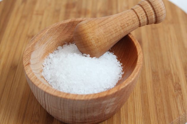 Treating Oral Thrush With A Salt Rinse